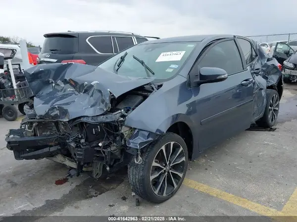 5YFBURHE8HP611574 2017 TOYOTA COROLLA - Image 2