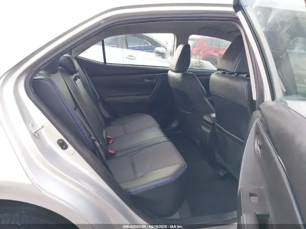 5YFBURHE8HP613986 2017 TOYOTA COROLLA - Image 8