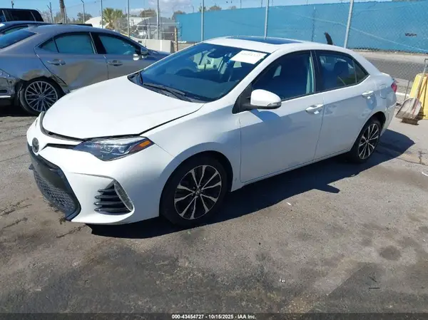 5YFBURHE8HP616824 2017 TOYOTA COROLLA - Image 2