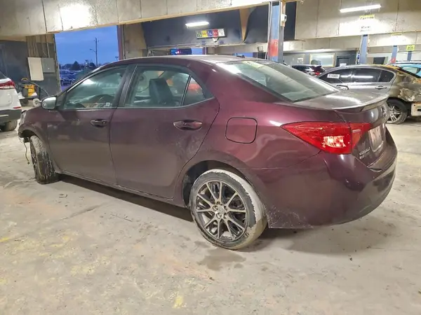 5YFBURHE8HP619433 2017 TOYOTA COROLLA - Image 2