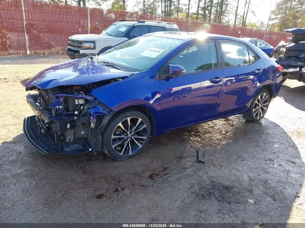 5YFBURHE8HP620985 2017 TOYOTA COROLLA - Image 2