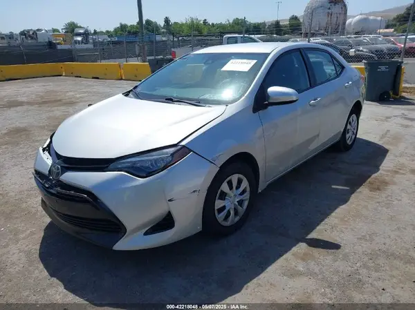 5YFBURHE8HP622736 2017 TOYOTA COROLLA - Image 2