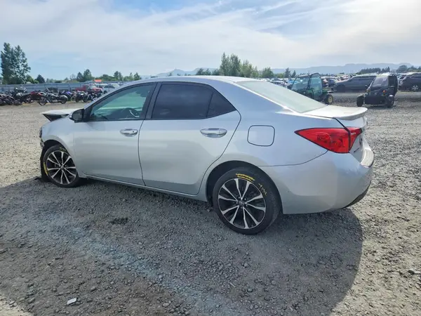 5YFBURHE8HP628519 2017 TOYOTA COROLLA - Image 2