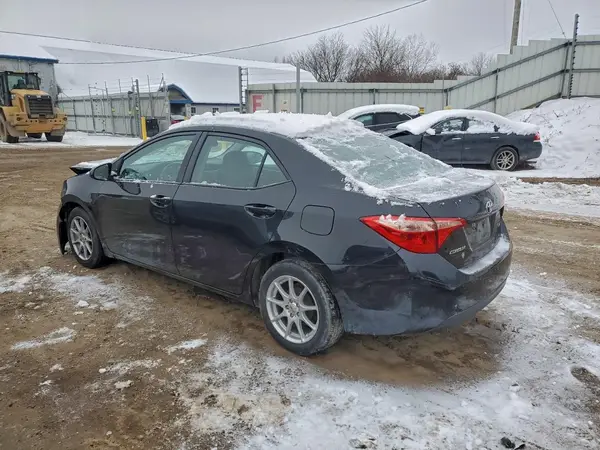 5YFBURHE8HP628665 2017 TOYOTA COROLLA - Image 2
