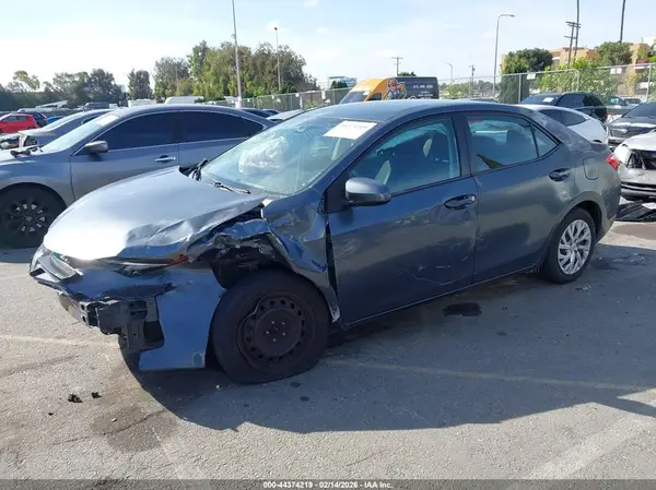 5YFBURHE8HP628715 2017 TOYOTA COROLLA - Image 2