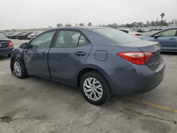 5YFBURHE8HP628746 2017 TOYOTA COROLLA - Image 2