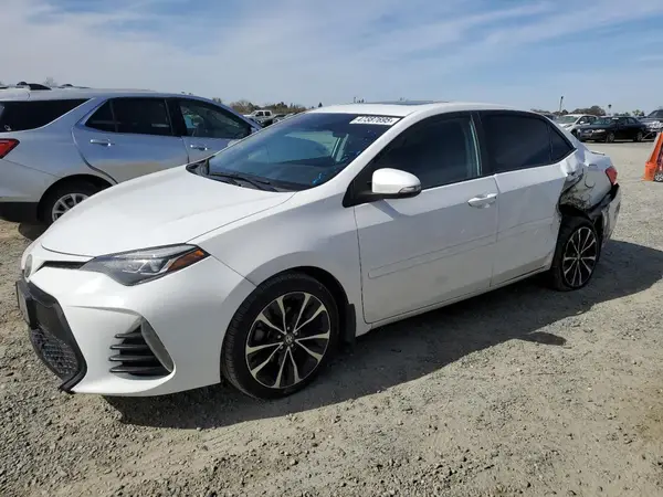 5YFBURHE8HP630111 2017 TOYOTA COROLLA - Image 1