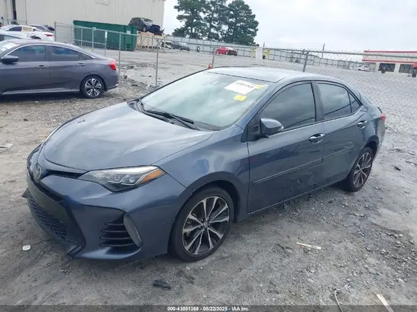 5YFBURHE8HP630285 2017 TOYOTA COROLLA - Image 2