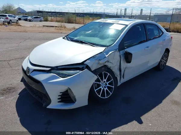 5YFBURHE8HP630397 2017 TOYOTA COROLLA - Image 2