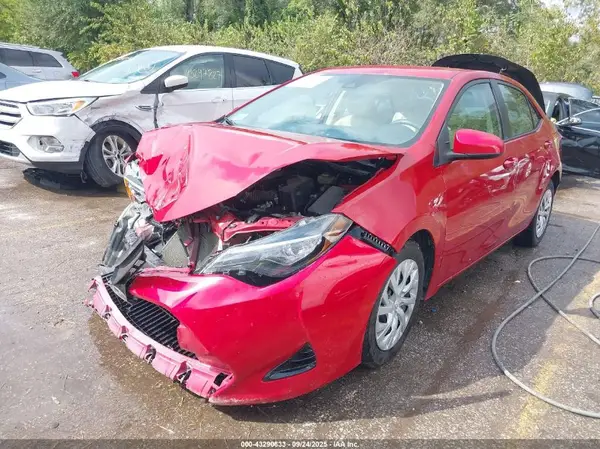 5YFBURHE8HP630996 2017 TOYOTA COROLLA - Image 2