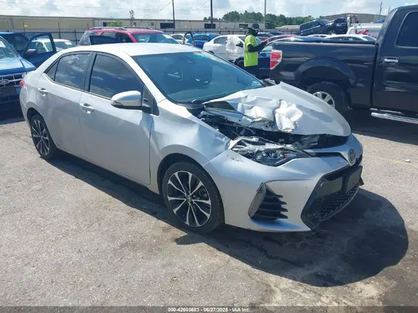 5YFBURHE8HP632084 2017 TOYOTA COROLLA - Image 1