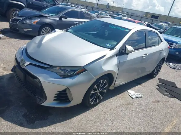 5YFBURHE8HP632084 2017 TOYOTA COROLLA - Image 2