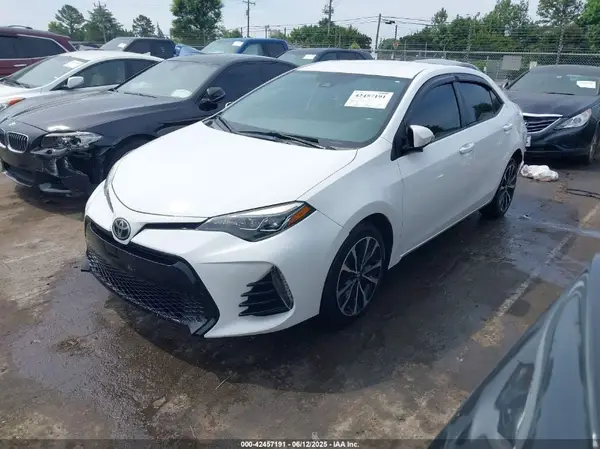 5YFBURHE8HP635261 2017 TOYOTA COROLLA - Image 2