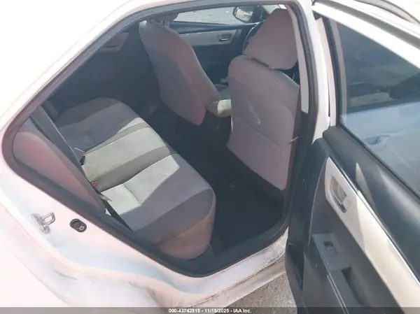 5YFBURHE8HP636135 2017 TOYOTA COROLLA - Image 8