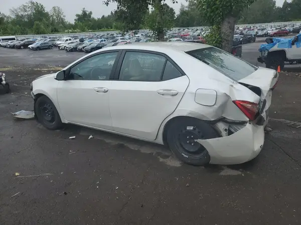 5YFBURHE8HP636345 2017 TOYOTA COROLLA - Image 2