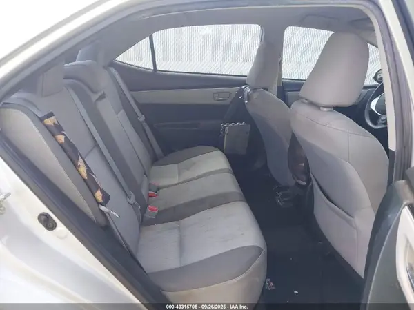 5YFBURHE8HP638855 2017 TOYOTA COROLLA - Image 8