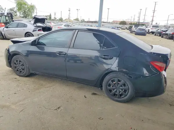 5YFBURHE8HP640878 2017 TOYOTA COROLLA - Image 2