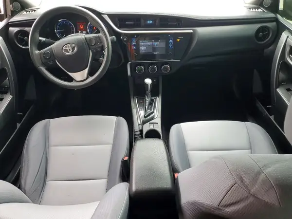 5YFBURHE8HP640878 2017 TOYOTA COROLLA - Image 8