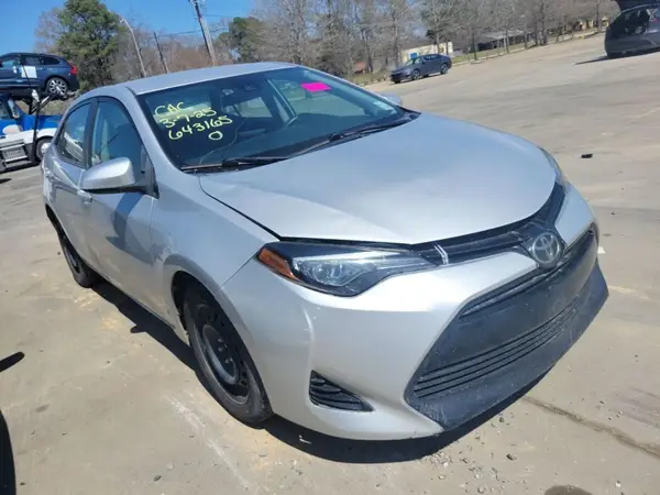 5YFBURHE8HP643165 2017 TOYOTA COROLLA - Image 1