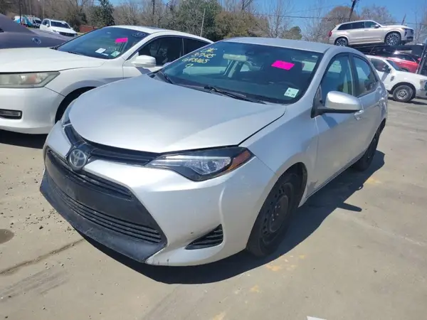 5YFBURHE8HP643165 2017 TOYOTA COROLLA - Image 2