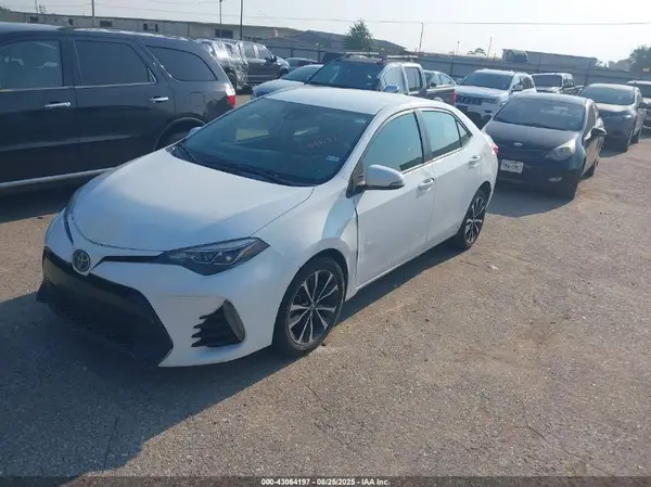 5YFBURHE8HP643876 2017 TOYOTA COROLLA - Image 2