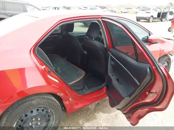 5YFBURHE8HP644199 2017 TOYOTA COROLLA - Image 8
