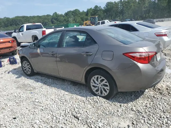 5YFBURHE8HP645983 2017 TOYOTA COROLLA - Image 2