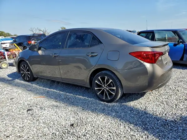 5YFBURHE8HP646261 2017 TOYOTA COROLLA - Image 2
