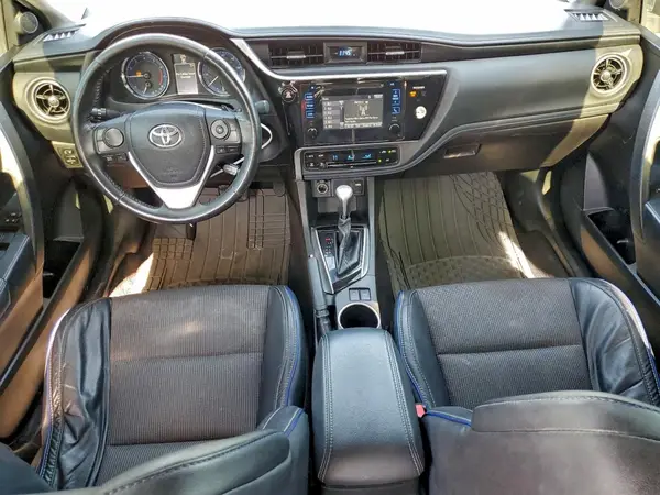 5YFBURHE8HP646261 2017 TOYOTA COROLLA - Image 8