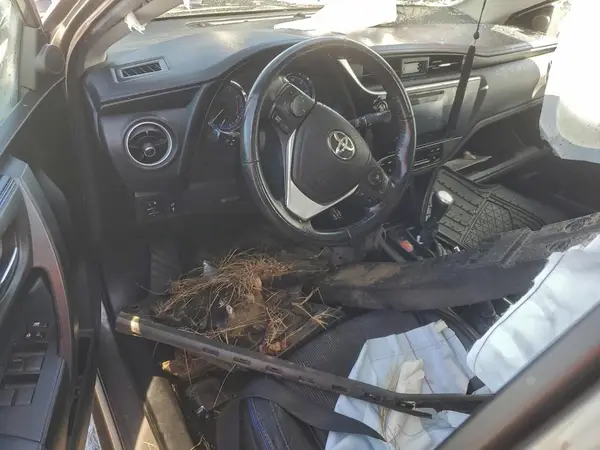 5YFBURHE8HP647085 2017 TOYOTA COROLLA - Image 8