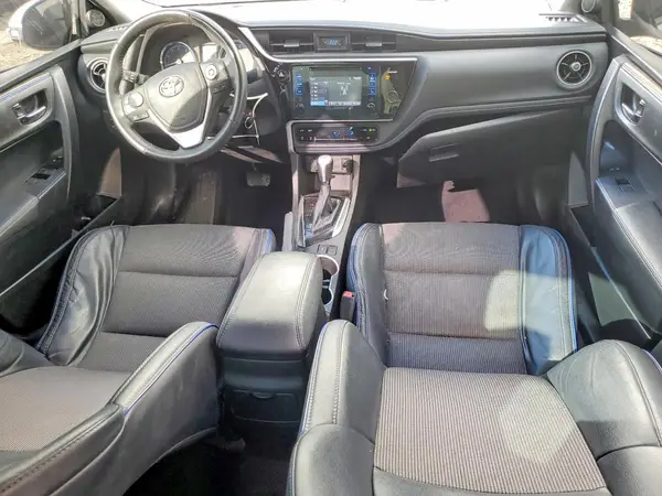 5YFBURHE8HP647586 2017 TOYOTA COROLLA - Image 8
