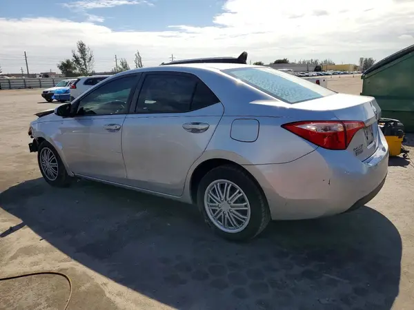 5YFBURHE8HP650388 2017 TOYOTA COROLLA - Image 2