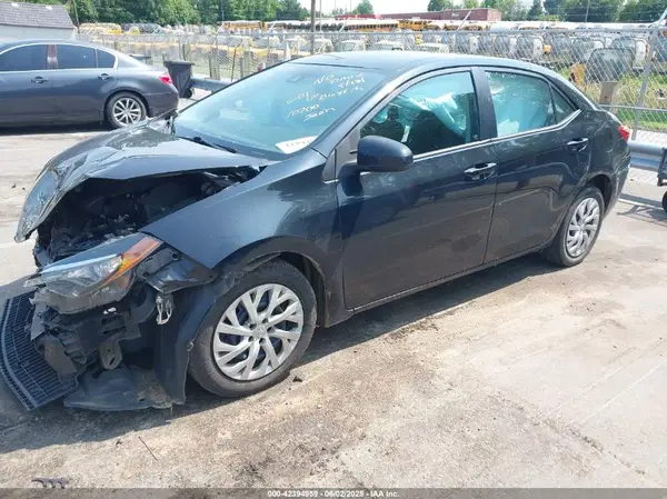 5YFBURHE8HP651878 2017 TOYOTA COROLLA - Image 2