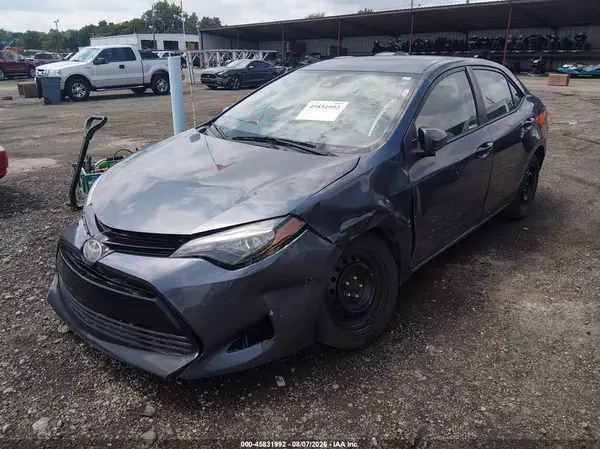 5YFBURHE8HP654604 2017 TOYOTA COROLLA - Image 2
