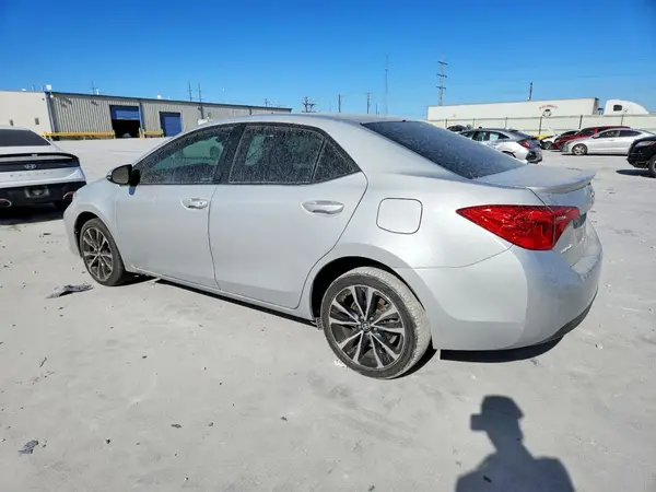 5YFBURHE8HP655123 2017 TOYOTA COROLLA - Image 2