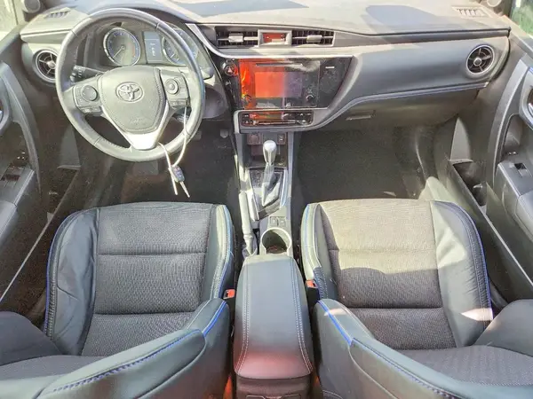 5YFBURHE8HP655123 2017 TOYOTA COROLLA - Image 8