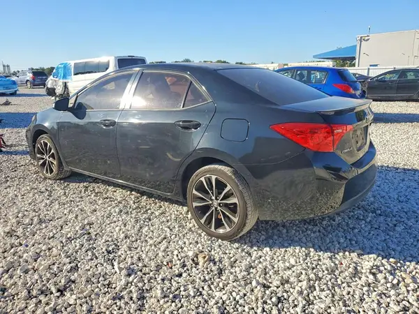 5YFBURHE8HP661617 2017 TOYOTA COROLLA - Image 2