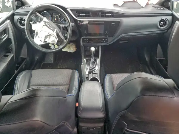 5YFBURHE8HP661665 2017 TOYOTA COROLLA - Image 8
