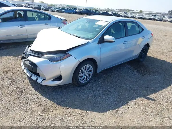 5YFBURHE8HP662024 2017 TOYOTA COROLLA - Image 2