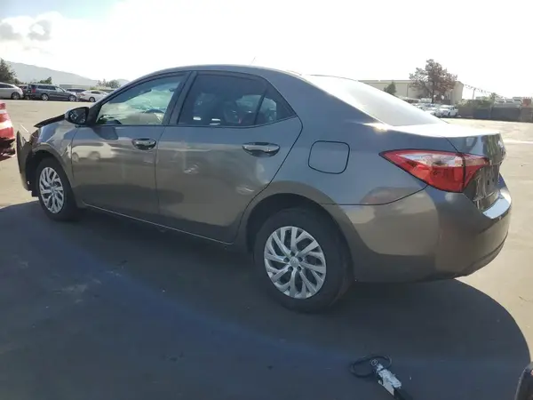 5YFBURHE8HP662184 2017 TOYOTA COROLLA - Image 2