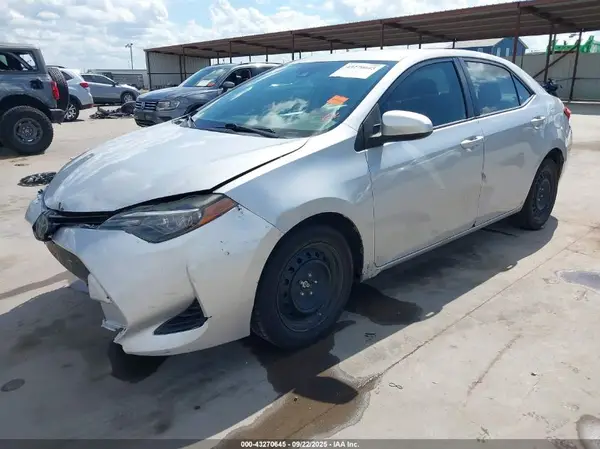 5YFBURHE8HP662847 2017 TOYOTA COROLLA - Image 2