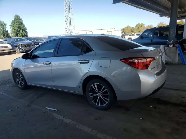 5YFBURHE8HP663559 2017 TOYOTA COROLLA - Image 2