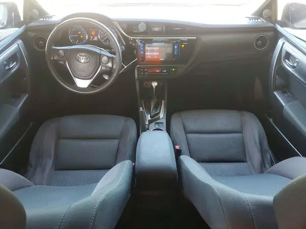 5YFBURHE8HP663559 2017 TOYOTA COROLLA - Image 8