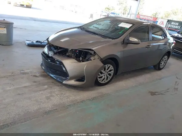 5YFBURHE8HP666106 2017 TOYOTA COROLLA - Image 2