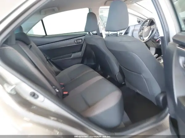 5YFBURHE8HP666106 2017 TOYOTA COROLLA - Image 8