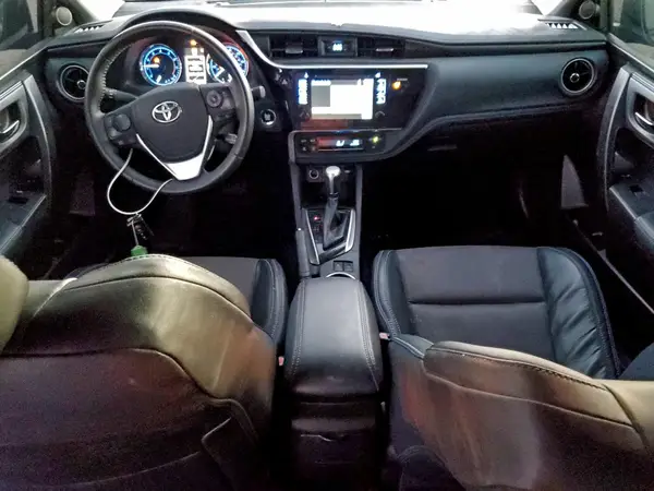 5YFBURHE8HP667059 2017 TOYOTA COROLLA - Image 8