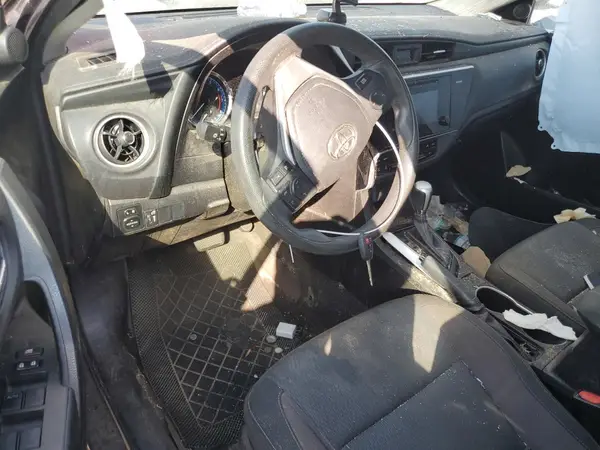5YFBURHE8HP667806 2017 TOYOTA COROLLA - Image 8