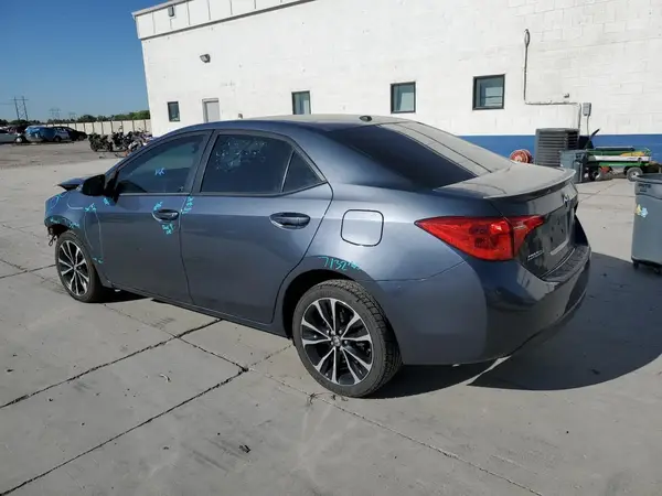 5YFBURHE8HP667935 2017 TOYOTA COROLLA - Image 2