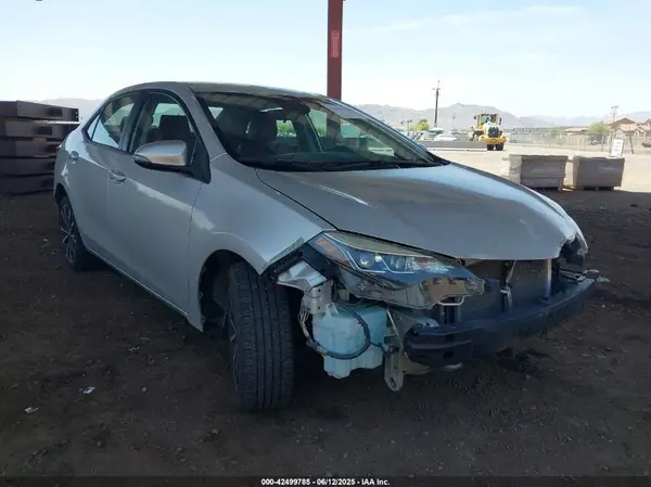 5YFBURHE8HP670186 2017 TOYOTA COROLLA - Image 1