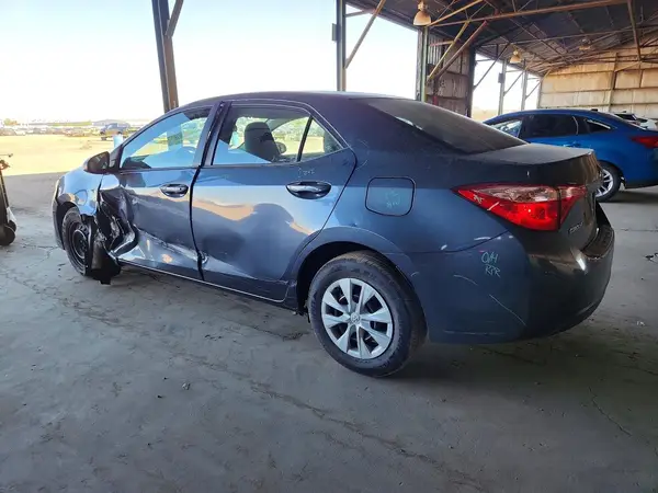 5YFBURHE8HP672178 2017 TOYOTA COROLLA - Image 2